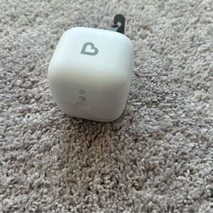 Munchkin Portable UV-C Cleaner for Pacifiers, Teethers and More, White